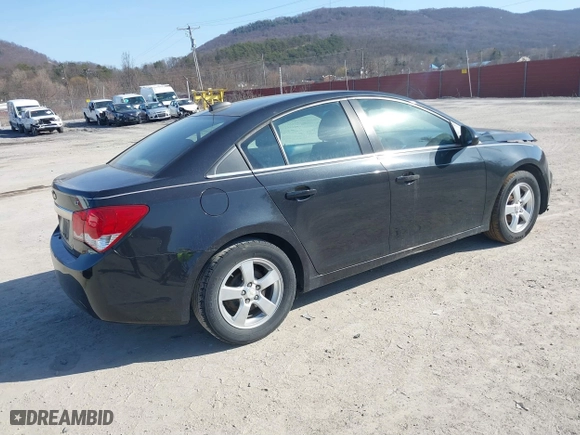 2015 Chevrolet Cruze LT with VIN 1G1PC5SB6F7172091, listed as a IAAI auction lot 41763186 with 118,518 mi miles. Bid and sale history available at carsss.com. Image 4.