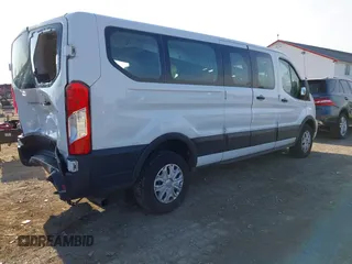 2021 Ford Transit Passenger XL z VIN 1FBAX2Y80MKA30698, wystawiony jako IAAI lot #40880936 z przebiegiem 119 808 mil mil oraz . Historia ofert i sprzedaży dostępna na DreamBid. Obrazek 4.