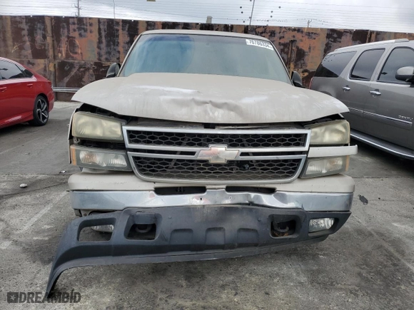 2007 Chevrolet Silverado 1500 Classic LT2 with VIN 2GCEC13Z071167356, listed as a Copart auction lot 76786334 with 224,279 mi miles and Clean Title. Bid and sale history available at carsss.com. Image 5.