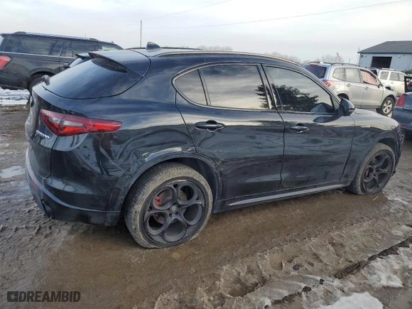 2023 Alfa Romeo Stelvio Ti with VIN ZASPAKBN9P7D57170, listed as a Copart auction lot 43062075 with 35,783 mi miles and Salvage Title. Bid and sale history available at carsss.com. Image 3.