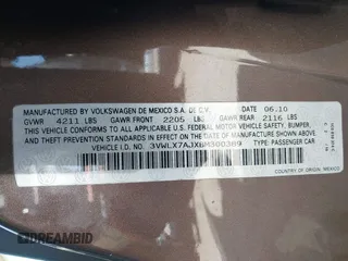 2011 Volkswagen Jetta SEL z VIN 3VWLX7AJXBM300389, wystawiony jako IAAI lot #41760720 z przebiegiem 249 087 mil mil oraz . Historia ofert i sprzedaży dostępna na DreamBid. Obrazek 9.
