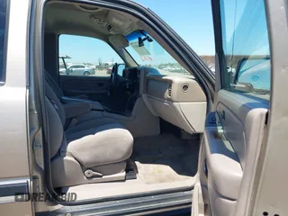 2005 Chevrolet Tahoe LS with VIN 1GNEK13T85J187539, listed as a IAAI auction lot 42540815 with 181,954 mi miles and . Bid and sale history available at DreamBid. Image 5.