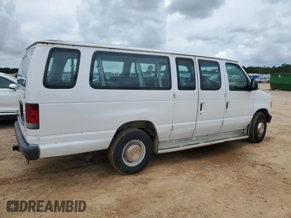 2004 Ford Econoline Passenger XL with VIN 1FBSS31L84HA53604, listed as a Copart auction lot 60685995 with 165,114 mi miles and Clean title. Bid and sale history available at DreamBid. Image 3.