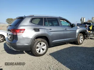 2018 Volkswagen Atlas SE with VIN 1V2KR2CA0JC576975, listed as a Copart auction lot 53897475 with 102,651 mi miles and Salvage title. Bid and sale history available at DreamBid. Image 3.