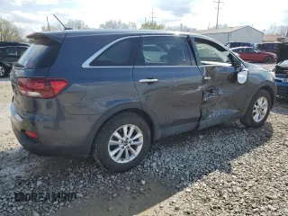 2019 Kia Sorento LX z VIN 5XYPG4A57KG486900, wystawiony jako Copart lot #52674115 z przebiegiem 105 259 mil mil oraz Szkoda całkowita • Salvage title. Historia ofert i sprzedaży dostępna na DreamBid. Obrazek 3.