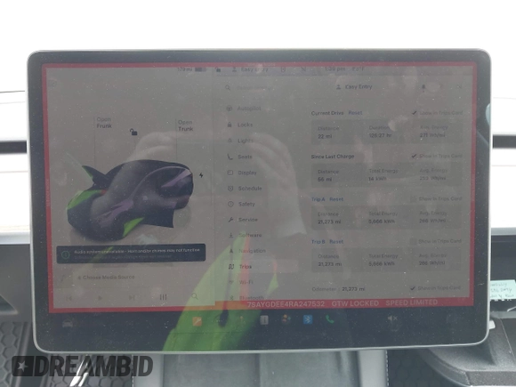 2024 Tesla Model Y Long Range z VIN 7SAYGDEE4RA247532, wystawiony jako IAAI lot #42205480 z przebiegiem 21 273 mil mil oraz . Historia ofert i sprzedaży dostępna na DreamBid. Obrazek 7.