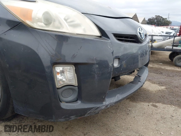 2010 Toyota Prius II with VIN JTDKN3DU1A0150564, listed as a IAAI auction lot 42033500 with 261,771 mi miles. Bid and sale history available at carsss.com. Image 6.