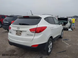 2013 Hyundai Tucson GLS with VIN KM8JU3AC2DU561443, listed as a IAAI auction lot 41600727 with 179,694 mi miles. Bid and sale history available at carsss.com. Image 4.