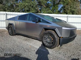 2024 Tesla Cybertruck z VIN 7G2CEHED8RA029232, wystawiony jako Copart lot #84401444 z przebiegiem Nie podano mil oraz Szkoda całkowita • Salvage title. Historia ofert i sprzedaży dostępna na DreamBid. Obrazek 4.