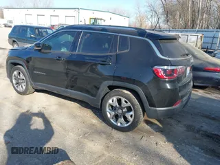 2018 Jeep Compass Limited z VIN 3C4NJCCBXJT140580, wystawiony jako IAAI lot #41797010 z przebiegiem 144 035 mil mil oraz . Historia ofert i sprzedaży dostępna na DreamBid. Obrazek 3.