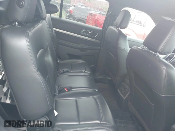 2019 Ford Explorer XLT z VIN 1FM5K7D89KGA50572, wystawiony jako IAAI lot #42551992 z przebiegiem 73 532 mil mil oraz . Historia ofert i sprzedaży dostępna na DreamBid. Obrazek 8.