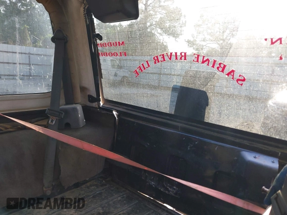 2000 Jeep Wrangler Sahara with VIN 1J4FA59SXYP718029, listed as a IAAI auction lot 42583372 with 260,811 mi miles and . Bid and sale history available at DreamBid. Image 8.