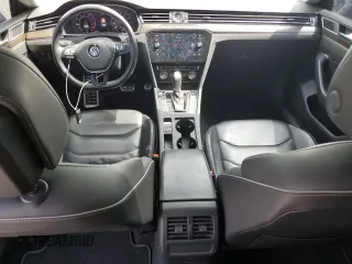 2019 Volkswagen Arteon z VIN WVWDR7AN8KE025650, wystawiony jako Copart lot #55305755 z przebiegiem 69 295 mil mil oraz Szkody całkowita. Historia ofert i sprzedaży dostępna na DreamBid. Obrazek 8.