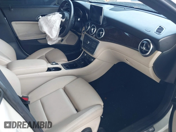 2016 Mercedes-Benz CLA 250 z VIN WDDSJ4EB4GN330900, wystawiony jako IAAI lot #42342783 z przebiegiem 76 342 mil mil oraz . Historia ofert i sprzedaży dostępna na DreamBid. Obrazek 5.