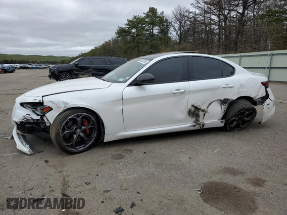 2020 Alfa Romeo Giulia Ti Sport with VIN ZARFANBN6L7634749, listed as a Copart auction lot 53037404 with 52,154 mi miles and Salvage Title. Bid and sale history available at carsss.com. Image 1.