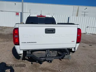 2022 Chevrolet Colorado 2WD LT z VIN 1GCGSCEN5N1242413, wystawiony jako IAAI lot #41228029 z przebiegiem 37 144 mil mil oraz . Historia ofert i sprzedaży dostępna na DreamBid. Obrazek 17.