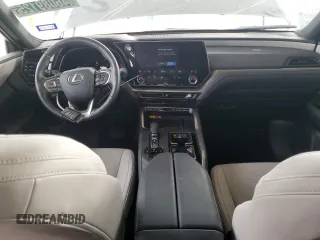 2024 Lexus TX 350 z VIN 5TDAAAA60RS002772, wystawiony jako Copart lot #46089125 z przebiegiem 12 793 mil mil oraz Tytuł czysty. Historia ofert i sprzedaży dostępna na DreamBid. Obrazek 8.