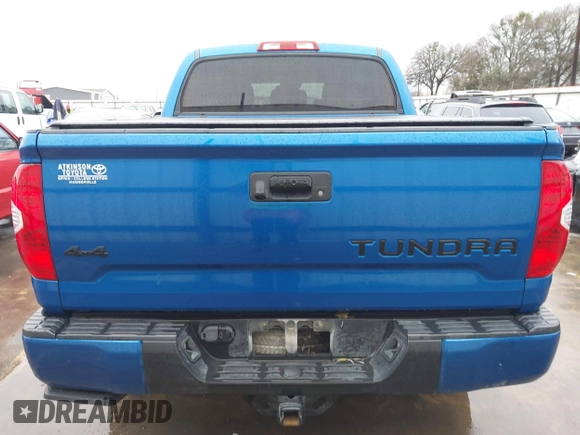 2018 Toyota Tundra SR5 z VIN 5TFDW5F16JX752629, wystawiony jako IAAI lot #41546196 z przebiegiem 105 247 mil mil oraz . Historia ofert i sprzedaży dostępna na DreamBid. Obrazek 17.