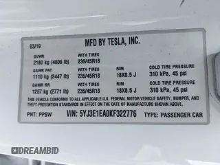 2019 Tesla Model 3 Mid Range z VIN 5YJ3E1EA0KF322776, wystawiony jako IAAI lot #41703368 z przebiegiem 131 264 mil mil oraz . Historia ofert i sprzedaży dostępna na DreamBid. Obrazek 9.