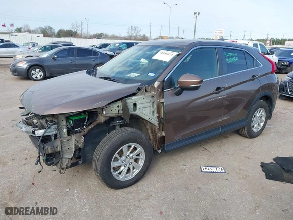 2019 Mitsubishi Eclipse Cross ES with VIN JA4AT3AA0KZ003039, listed as a IAAI auction lot 41548024 with 47,917 mi miles. Bid and sale history available at carsss.com. Image 2.
