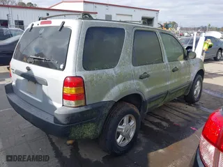 2002 Ford Escape XLT Choice with VIN 1FMYU03172KD11228, listed as a IAAI auction lot 41556852 with 250,677 mi miles. Bid and sale history available at carsss.com. Image 4.