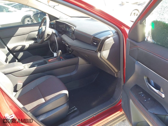 2025 Nissan Kicks SR with VIN 3N8AP6DA3SL303659, listed as a IAAI auction lot 41487639 with 14,454 mi miles. Bid and sale history available at carsss.com. Image 5.
