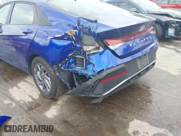 2024 Hyundai Elantra SEL with VIN KMHLM4DG9RU657512, listed as a IAAI auction lot 42041490 with 38,578 mi miles and . Bid and sale history available at DreamBid. Image 18.