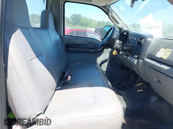2007 Ford F-250 XL with VIN 1FTNF21567EA99639, listed as a IAAI auction lot 42136009 with 230,652 mi miles and . Bid and sale history available at DreamBid. Image 8.