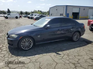 2009 BMW 3 Series 328i xDrive z VIN WBAPK73519A455596, wystawiony jako Copart lot #54368865 z przebiegiem 185 004 mil mil oraz Szkoda całkowita • Salvage title. Historia ofert i sprzedaży dostępna na DreamBid. Obrazek 1.