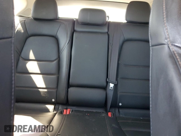 2018 Mazda CX-5 Grand Touring z VIN JM3KFBDM3J0351106, wystawiony jako Copart lot #52553925 z przebiegiem Nie podano mil oraz Szkoda całkowita • Salvage title. Historia ofert i sprzedaży dostępna na DreamBid. Obrazek 10.