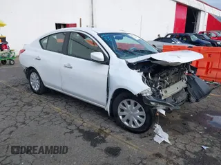 2016 Nissan Versa S with VIN 3N1CN7AP4GL846795, listed as a IAAI auction lot 40588471 with 152,974 mi miles. Bid and sale history available at carsss.com. Image 1.
