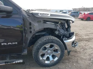 2019 Ram 1500 Big Horn/Lone Star with VIN 1C6SRFFT7KN781986, listed as a IAAI auction lot 41725219 with 62,351 mi miles. Bid and sale history available at carsss.com. Image 18.