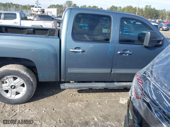 2007 Chevrolet Silverado 1500 LTZ with VIN 2GCEK13M471515148, listed as a IAAI auction lot 41414437 with 220,000 mi miles. Bid and sale history available at carsss.com. Image 14.
