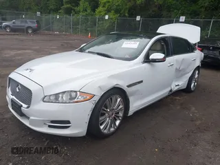 2015 Jaguar XJ Portfolio с VIN SAJWJ2GD2F8V90256, выставлен на аукционе IAAI как лот 42311335 с пробегом 123 299 миль миль и . История ставок и продаж доступна на DreamBid. Изображение 2.