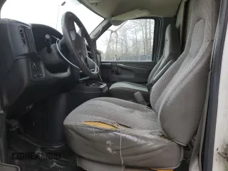 2005 Chevrolet Express Commercial C7L DRW with VIN 1GBJG31U251204341, listed as a Copart auction lot 48927935 with 220,497 mi miles and Salvage Title. Bid and sale history available at carsss.com. Image 7.