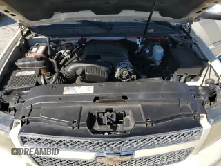 2008 Chevrolet Suburban Commercial with VIN 1GNFC16018R209521, listed as a Copart auction lot 76571044 with 251,229 mi miles and Salvage Title. Bid and sale history available at carsss.com. Image 12.