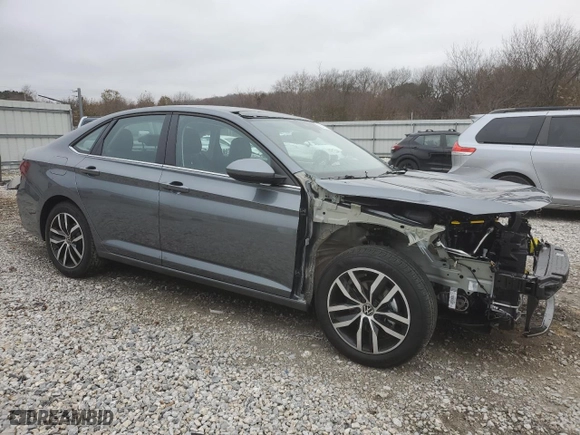 2025 Volkswagen Jetta SE with VIN 3VW7X7BU2SM007788, listed as a Copart auction lot 84153594 with 1,114 mi miles and Salvage Title. Bid and sale history available at carsss.com. Image 4.