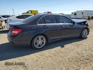 2014 Mercedes-Benz C 300 Sport z VIN WDDGF8AB2EA951478, wystawiony jako Copart lot #56416245 z przebiegiem 71 909 mil mil oraz Szkoda całkowita • Salvage title. Historia ofert i sprzedaży dostępna na DreamBid. Obrazek 3.