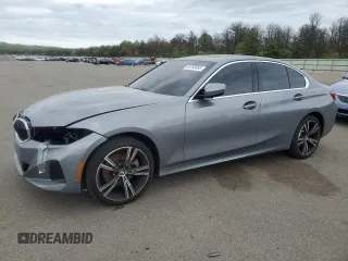 2024 BMW 3 Series 330i xDrive z VIN 3MW89FF09R8E18611, wystawiony jako Copart lot #56740085 z przebiegiem 12 140 mil mil oraz Szkoda całkowita • Salvage title. Historia ofert i sprzedaży dostępna na DreamBid. Obrazek 1.
