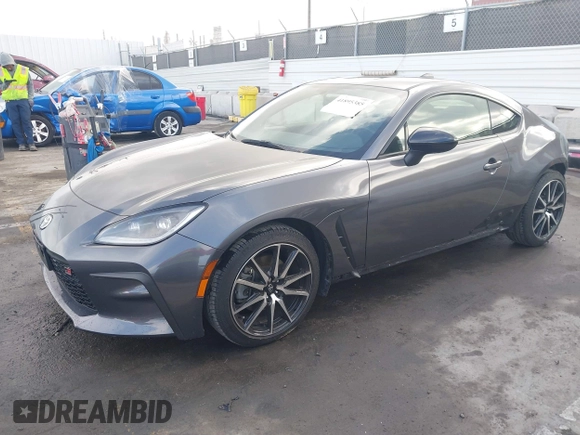 2022 Toyota 86 z VIN JF1ZNBC15N8754146, wystawiony jako IAAI lot #41895385 z przebiegiem 14 111 mil mil oraz . Historia ofert i sprzedaży dostępna na DreamBid. Obrazek 19.