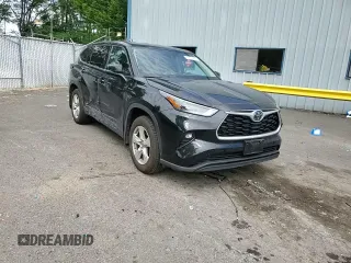 2022 Toyota Highlander LE with VIN 5TDBZRBH5NS193739, listed as a Copart auction lot 59274444 with 13,804 mi miles and Salvage title. Bid and sale history available at DreamBid. Image 10.