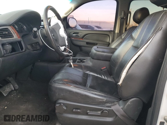 2010 Chevrolet Avalanche LT with VIN 3GNNCFE02AG275656, listed as a Copart auction lot 84417574 with 191,476 mi miles and Salvage Title. Bid and sale history available at carsss.com. Image 7.