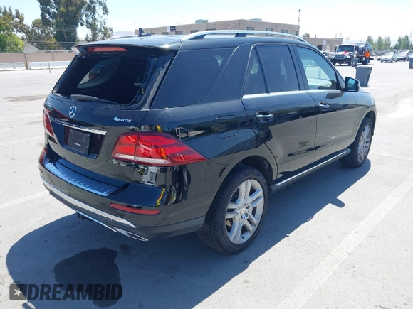 2017 Mercedes-Benz GLE 350 z VIN 4JGDA5HB3HA823802, wystawiony jako IAAI lot #42327672 z przebiegiem 84 538 mil mil oraz . Historia ofert i sprzedaży dostępna na DreamBid. Obrazek 4.