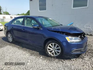 2014 Volkswagen Jetta SE z VIN 3VWD17AJ8EM413915, wystawiony jako Copart lot #62325025 z przebiegiem 131 112 mil mil oraz Szkoda całkowita • Salvage title. Historia ofert i sprzedaży dostępna na DreamBid. Obrazek 4.