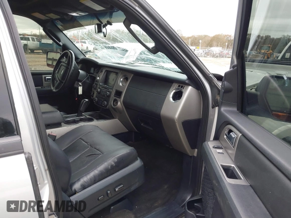2015 Ford Expedition EL XLT with VIN 1FMJK1HT8FEF19873, listed as a IAAI auction lot 41329651 with 233,889 mi miles. Bid and sale history available at carsss.com. Image 5.
