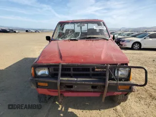 1985 Toyota Pickup с VIN JT4RN60R9F5079593, выставлен на аукционе Copart как лот 59204305 с пробегом 225 444 миль миль и Списание • Salvage title. История ставок и продаж доступна на DreamBid. Изображение 5.