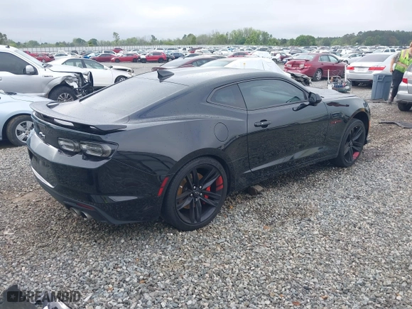 2022 Chevrolet Camaro 1SS with VIN 1G1FF1R75N0116485, listed as a IAAI auction lot 41920161 with 33,440 mi miles. Bid and sale history available at carsss.com. Image 4.