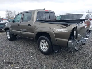2015 Toyota Tacoma with VIN 3TMLU4EN1FM201554, listed as a IAAI auction lot 42008012 with 118,313 mi miles and . Bid and sale history available at DreamBid. Image 3.