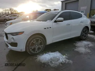 2017 Maserati Levante with VIN ZN661XUS2HX228501, listed as a Copart auction lot 81035604 with 213,559 mi miles and Salvage Title. Bid and sale history available at carsss.com. Image 1.