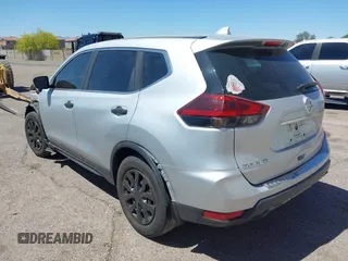 2020 Nissan Rogue S z VIN 5N1AT2MT9LC754458, wystawiony jako IAAI lot #42091440 z przebiegiem 102 338 mil mil oraz . Historia ofert i sprzedaży dostępna na DreamBid. Obrazek 3.